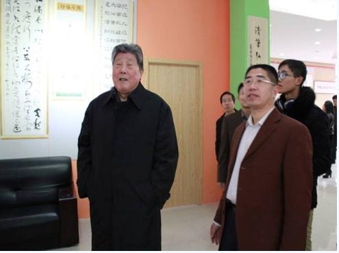 仪式由中国画都艺术研究院常务院长兼秘书长宫守超先生主持