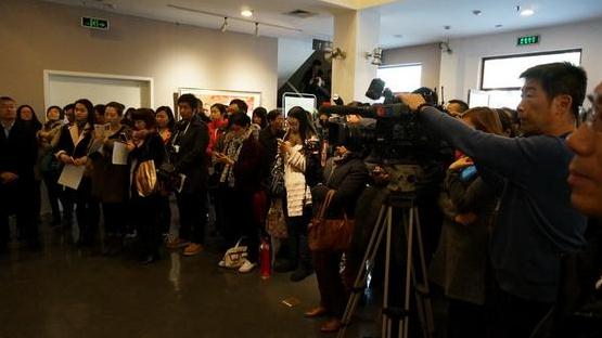 �����ִ�ˮī��Ʒչ�Ϻ���Ļ�������ӻ���