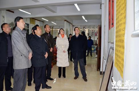 ������ˮ��ɽ�ؾٰ�ӭ�´��黭��Ʒչ