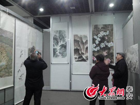 ɽ��̩ɽ�� �ʳ����黭��Ӱչ��չ