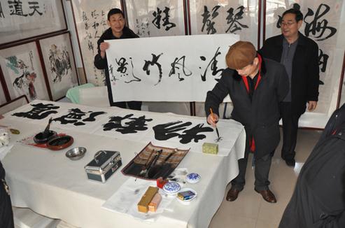 ���໳��ǻ��鷨չ����̩�Ὺչ