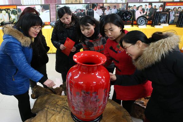 ɽ���˳��ɽ�ؾٰ������黭������Ʒչ