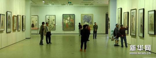 �μ�Ӣ��չ�ں��ϲ������Ļ