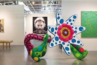 16���й��������Ƚ���չ������е������չ(ͼ)