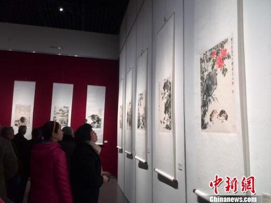 画家梁修诗书画展在山东省博物馆举办