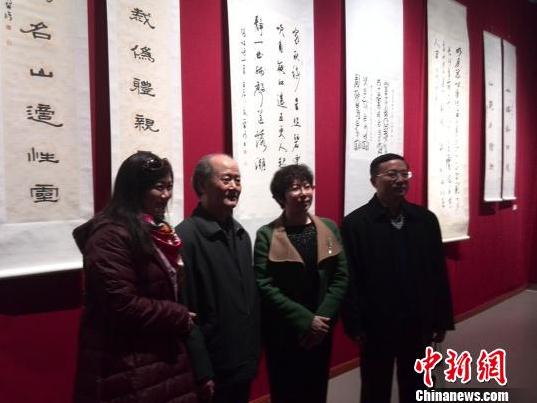 画家梁修诗书画展在山东省博物馆举办