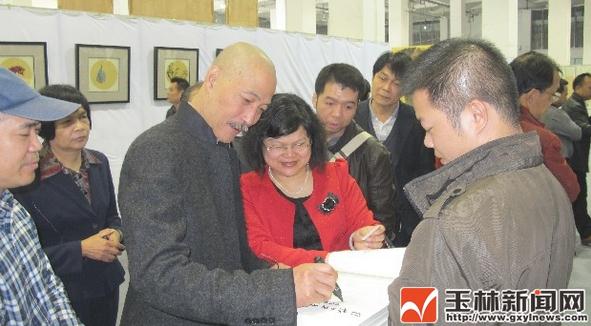 ���������´������黭չ��ʽ��Ļ