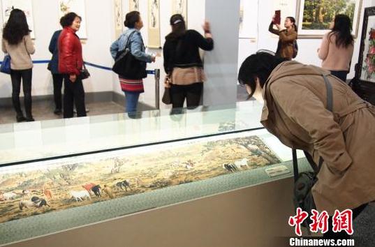 百余幅滇式绣画亮相云南省博物馆