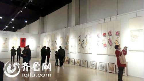 ɽ��Ϋ���������ˡ��黭Ѳ��չ��Ļ