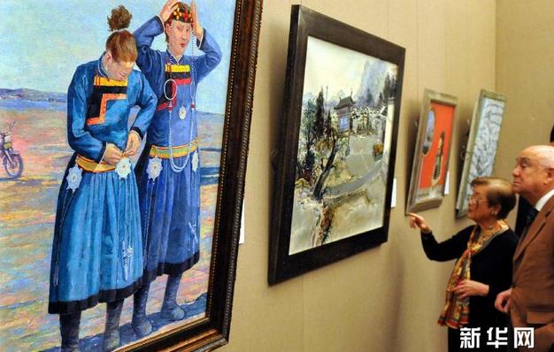 ���з������ͻ�����������չ���ڰ�����Ļ