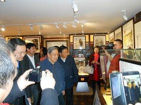 ����Ԫ�黭�������ھ�����