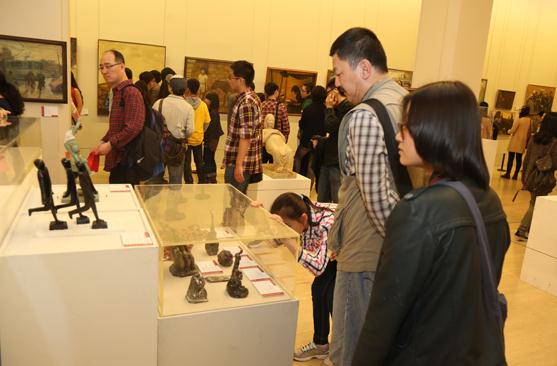 ��������ѧԺ����60����У��չ�ھ���Ļ