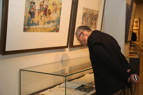 ��������ѧԺ����60����У��չ�ھ���Ļ