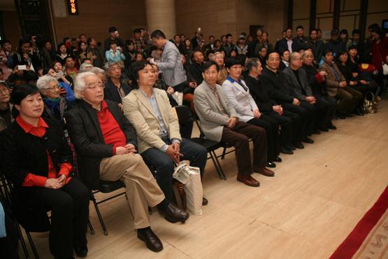 ���»ݰ�����ͻ��͹�����Ʒ�й�������չ��