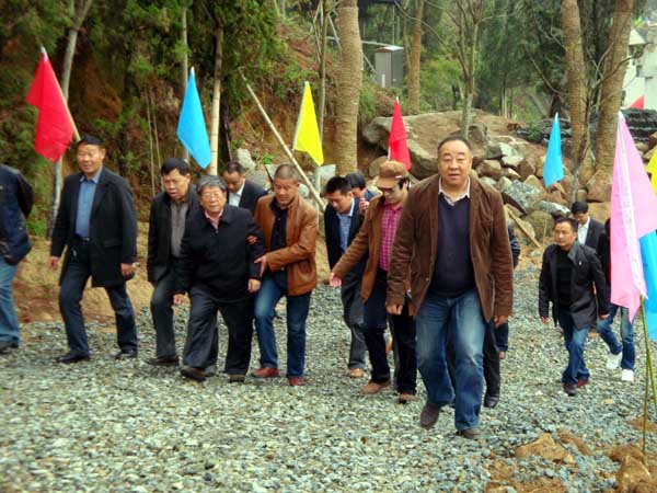 ��־ѧ������ͬ����α�����ʽ�ֳ�