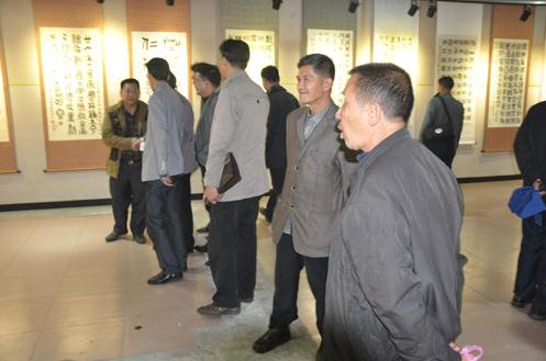 �ܹ����黭չ������Դ��ͼ��ݿ�չ