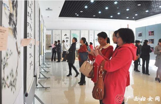 ���������Ů���黭��Ӱ��Ʒչ��ʽչ��