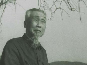 �й�ɽˮ����Ǯ�Ɇ�50��ǰд����Ʒ����չ��