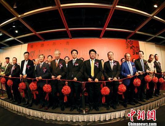 ��־����۰��黭չ չ��Լ60���黭��Ʒ