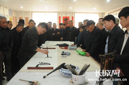 �ӱ������оٰ��׽조�й��Ρ������顱�黭չ