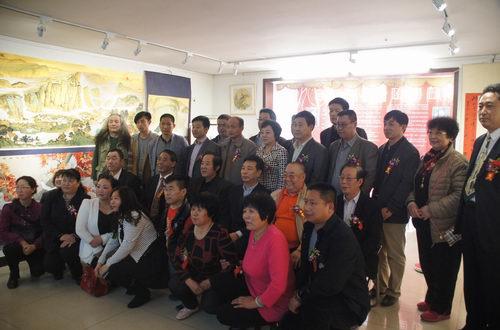 ��ͥ�ڡ�Ф�����黭˫��չ�ھ�����