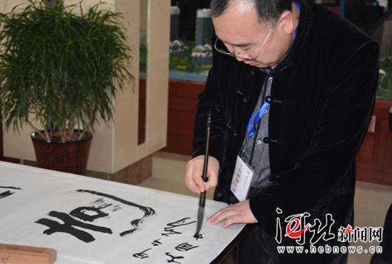 �ӱ���ԫ����26λ�黭�ҿ�չ�黭�����