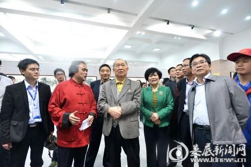 ���ϣ�Ԭ����ɽˮ��չ��Ļ ¦�������黭Ժ����