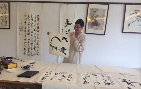 �Ʊ��š���Ϫ�������黭����չ���཭������