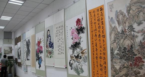 ��������ؾٰ�ھŽ�����Ļ����ν��黭չ