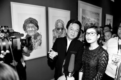 ����滭��Ʒչ��Ļ ��λ��������