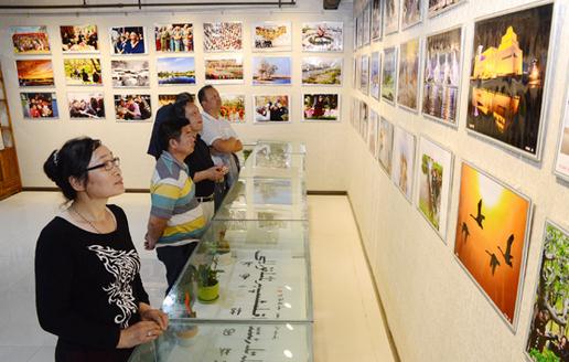 �½����ݾٰ��׽������Ž���Ӱ�黭��Ʒչ