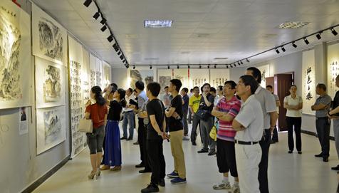 ��ɫ֮�����������黭��Ʒ����Ѳչ�߽��������