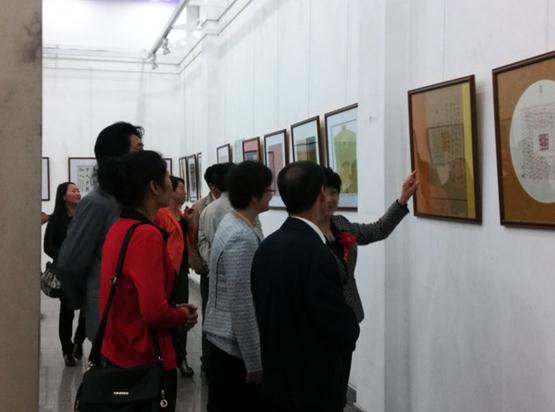 ���ඨ���оٰ츾Ů�鷨����չ