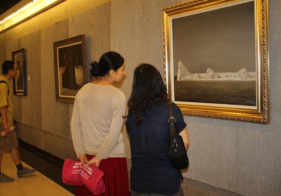 ����•����������ͻ���ƷѲչ�ھ���Ļ