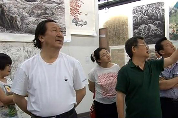 ��ʮ����ȫ����չ��������ר����Բ����������֮�з���