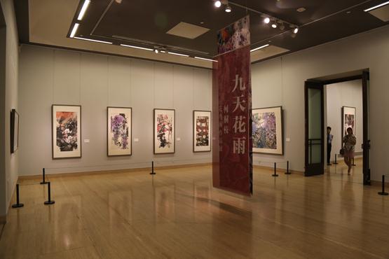 ���컨��.��֦ͩ������Ʒչ�����й�������