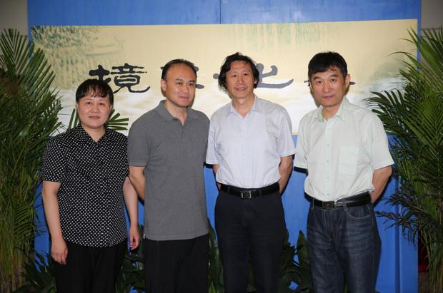 ����•����������Ʒչ���Ͼ�����ѧԺ��Ļ