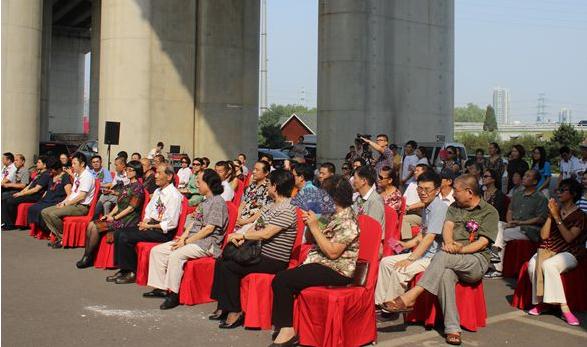 �幬�黰���ʹ���Ů�������Ʒչ�ھ���Ļ