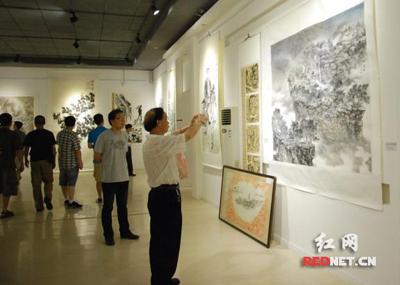 ���ϳ�ɳ�ٰ�12���չ��ɳ����������Ʒչ