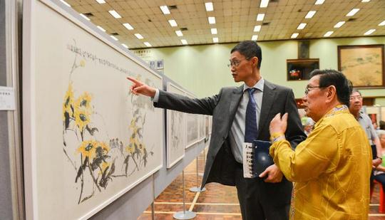 �������ǿͼ������黭չ��¡����Ļ