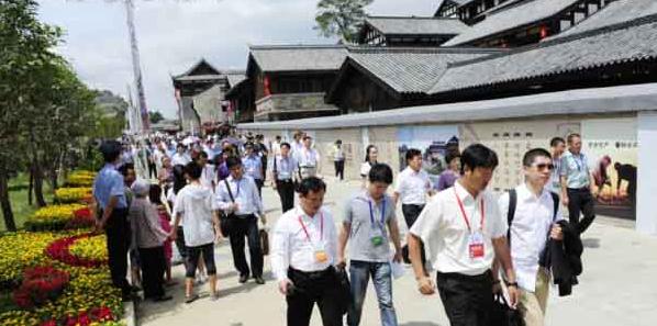 ��ʹ��ݡ���ī����ȫ�������黭չ��Ļ