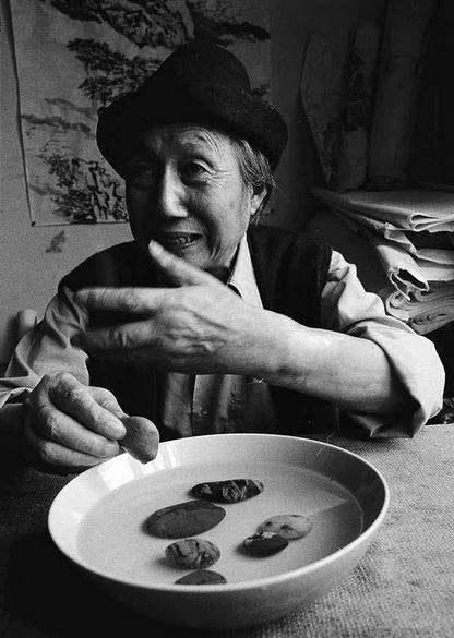 民国画家80年代珍贵留影:瞬间定格真性情