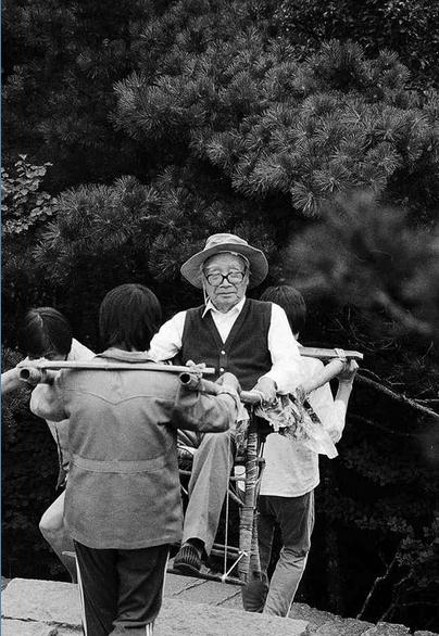 民国画家80年代珍贵留影:瞬间定格真性情