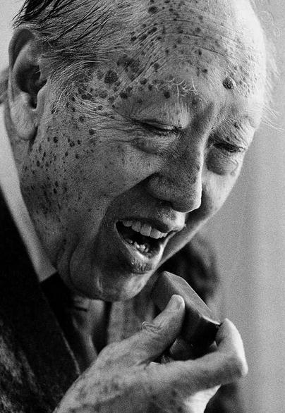 民国画家80年代珍贵留影:瞬间定格真性情