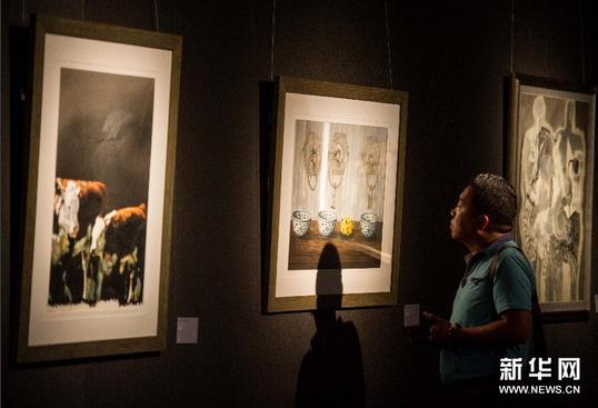 Ԭ�˸���Ʒ����չ�ڱ������Ҵ��Ժչ��