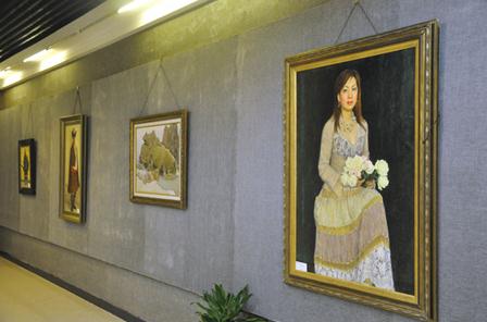 ��·���й��ͻ�������Ʒչ�ھ���Ļ����ͼ��