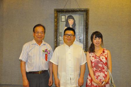 ��·���й��ͻ�������Ʒչ�ھ���Ļ����ͼ��