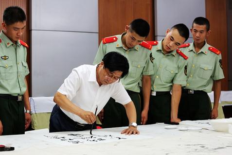 �鷨���պ�������ڽ���Ӫο���侯�ٱ�