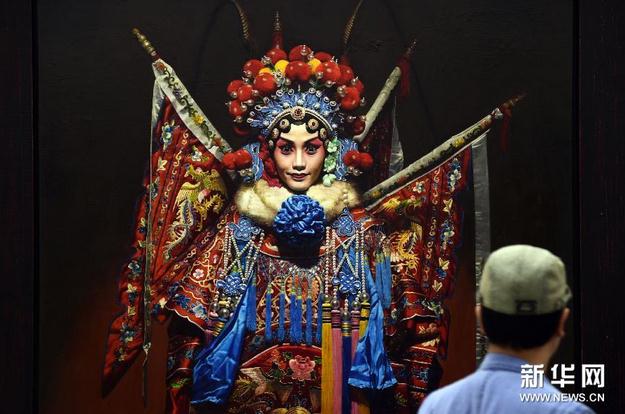 ��ʮ����ȫ����չ�ͻ���Ʒչ������Ļ