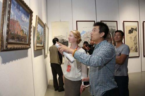 ���Ȼ����黭����Ʒչ��ɽ���������Ļ